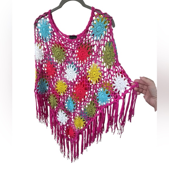 Coco & Carmen Colorful Crochet Women's Poncho - Picture 7 of 9